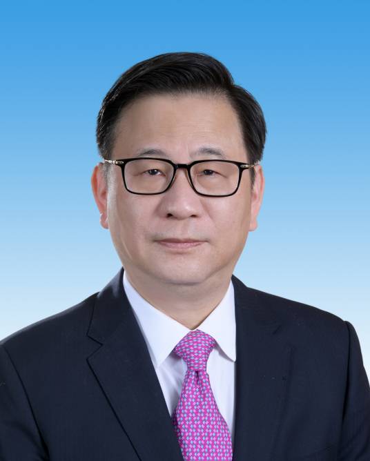 李国华（江苏省人大常委会委员，省人大民族宗教侨务外事委员会主任委员，省人大常委会民族宗教侨务委员会主任）