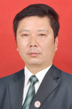 杨玉忠（贵州省赤水市人民法院原院长）