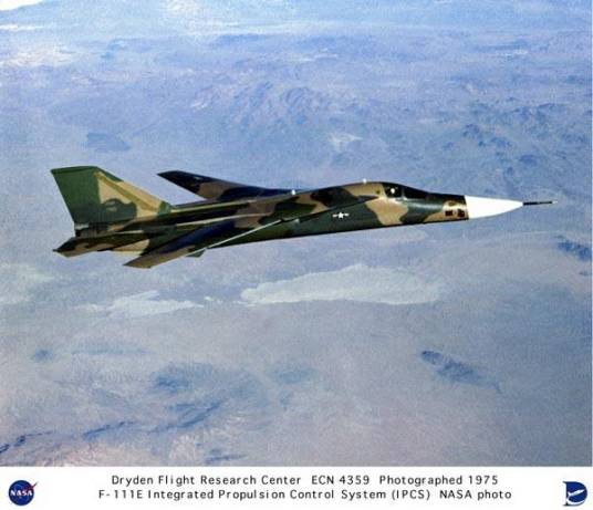 F-111E战斗轰炸机