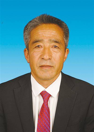 靳志强（甘肃省秦安县兴国镇郑川村果农协会理事长）