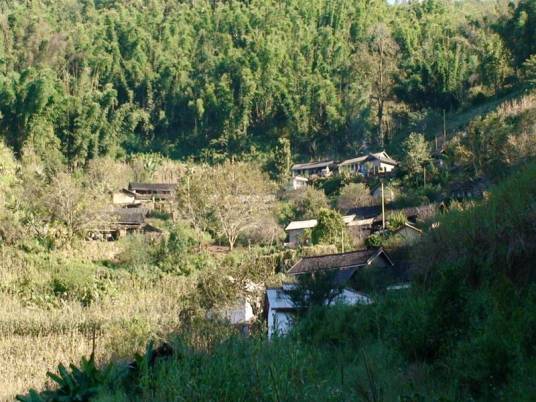 穆家寨自然村（云南省临沧市镇康县勐堆乡蟒蛇山村辖自然村）