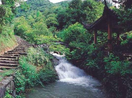 凤鸣山（昆明城东山峰）