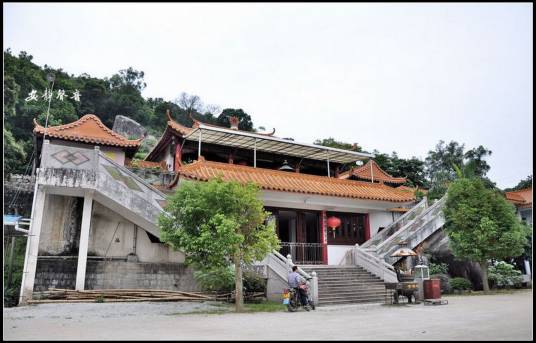 马嘶岩寺