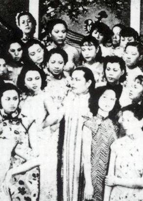 女人世界（1939年伍锦霞、鲁司联合执导电影）