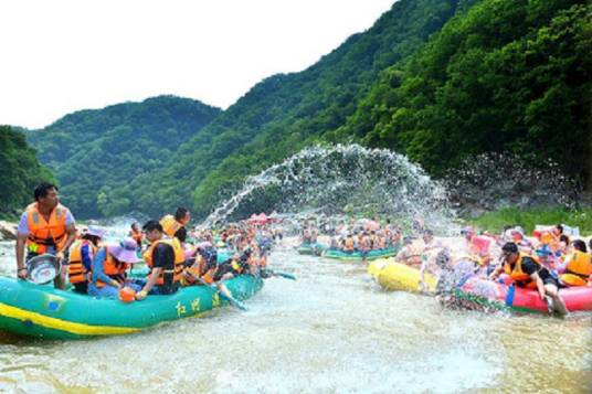 抚顺红河峡谷漂流