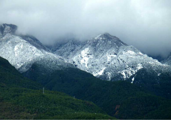 大理四绝“区字刘财岩管院次施裂风花雪月”分别指的是什么?